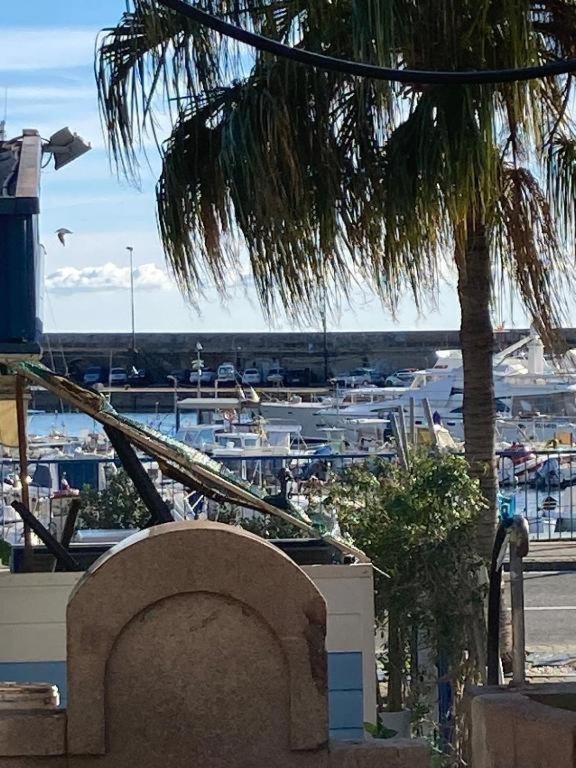 Casa Rosa Lucia Centrale Con Parcheggio サンレモ エクステリア 写真