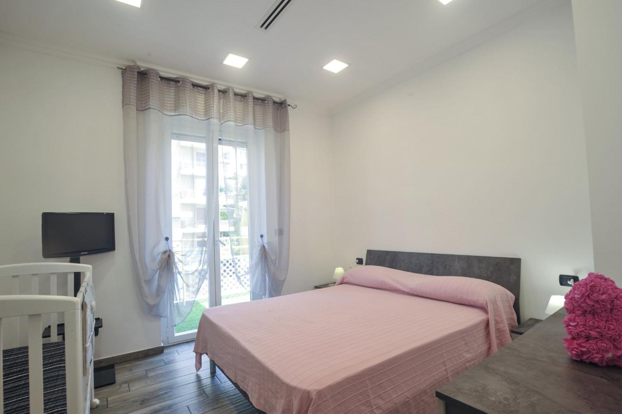 Casa Rosa Lucia Centrale Con Parcheggio サンレモ エクステリア 写真