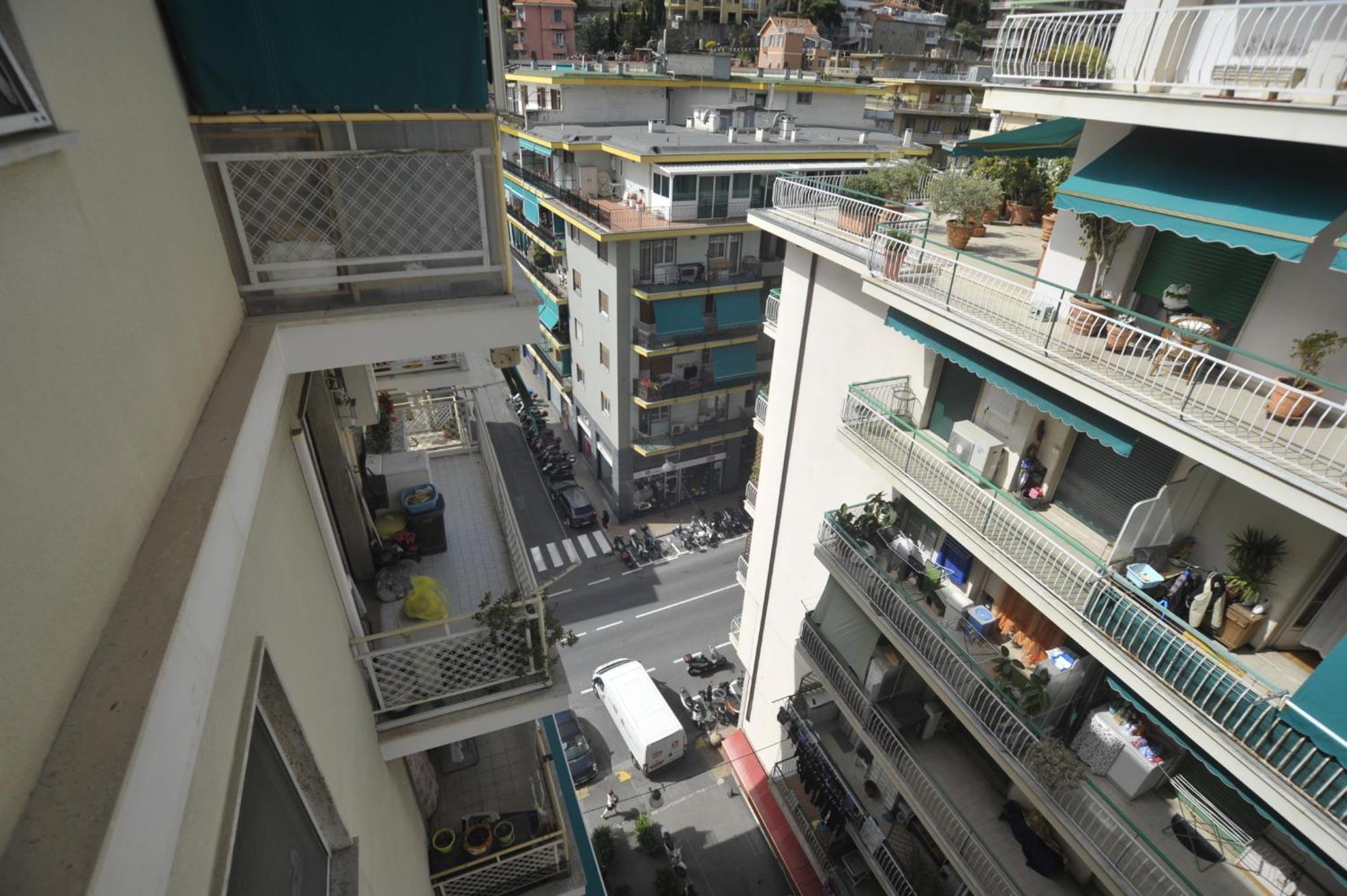 Casa Rosa Lucia Centrale Con Parcheggio サンレモ エクステリア 写真