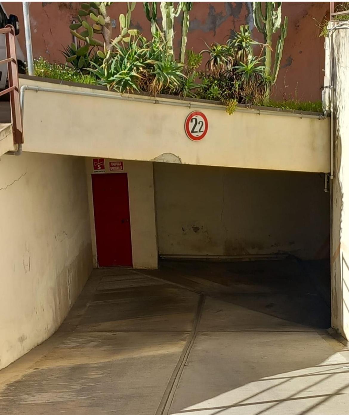 Casa Rosa Lucia Centrale Con Parcheggio サンレモ エクステリア 写真